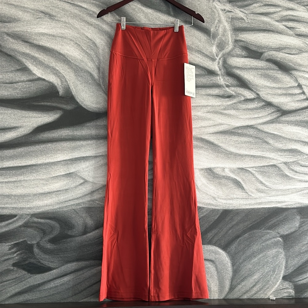 Lululemon Groove Super-High-Rise Flared Pant Nulu size 4 NWT Cayenne - Picture 2 of 6